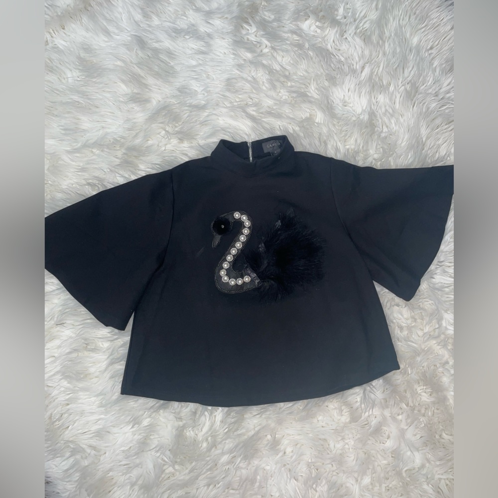Fashion Top with feathers